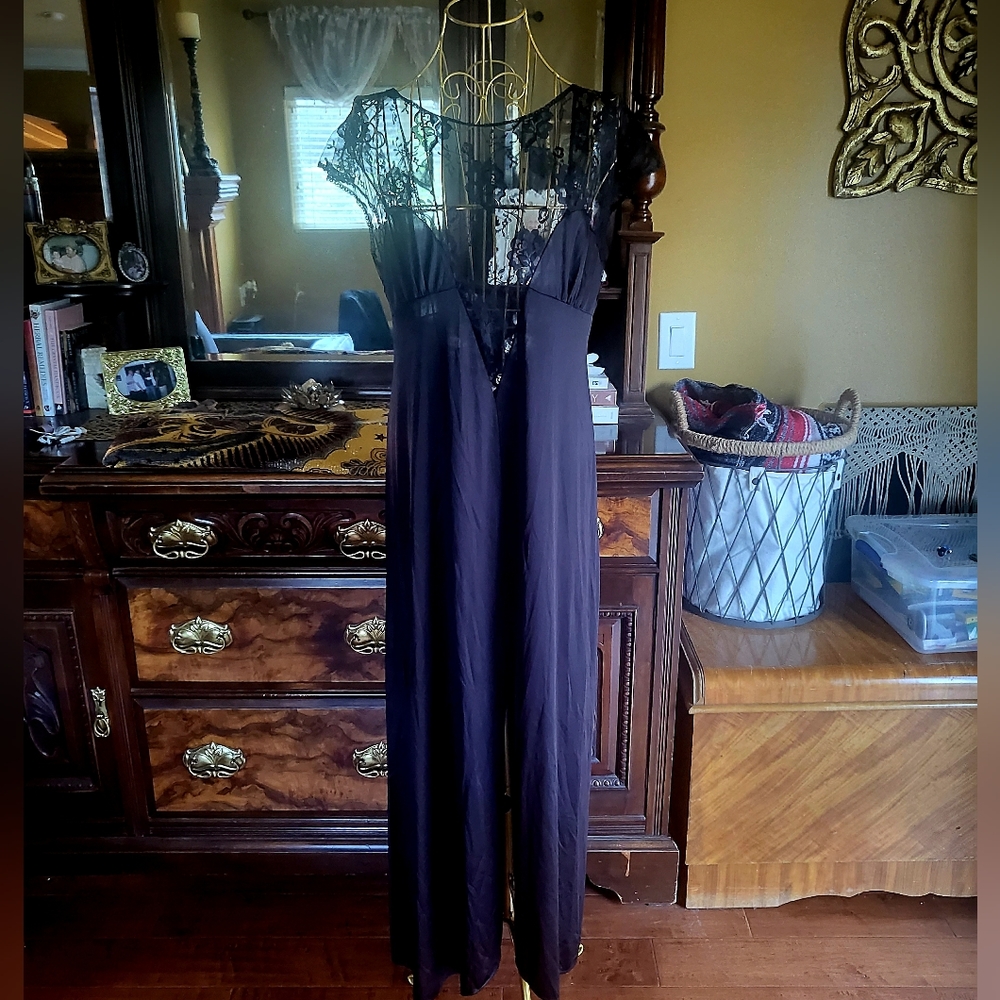 Sheer Lace Dress. Vintage, true medium. As seen on pictures, perfect.